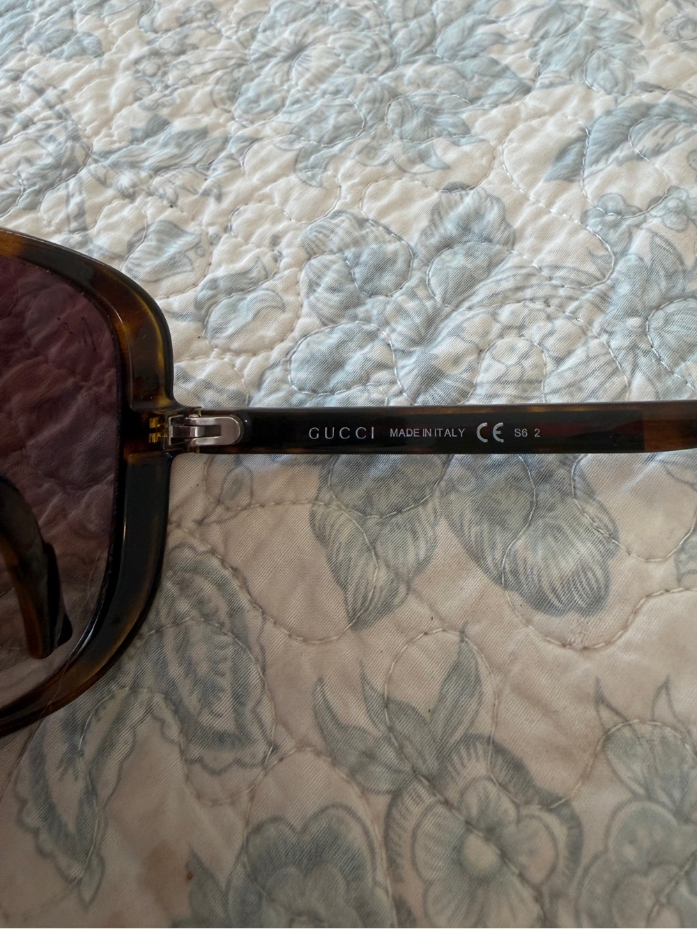 Gucci Oversized Tortoiseshell Sunglasses - Picture 4 of 7